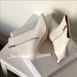 RAYE WHITE HEELED BOOT
